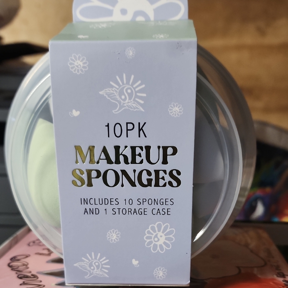 3 Packs 10PK Makeup Sponges with Storage Case  NWOT
